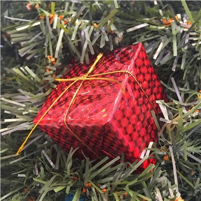 Подарочный набор красных ёлочных украшений Шары и подарки 6 см, 28 шт, Акция!