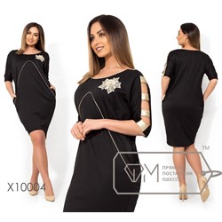 Платье-миди цельнокроенное с круглым вырезом и асимметричным подолом, на руках разрезы и вставки из экокожи X10004